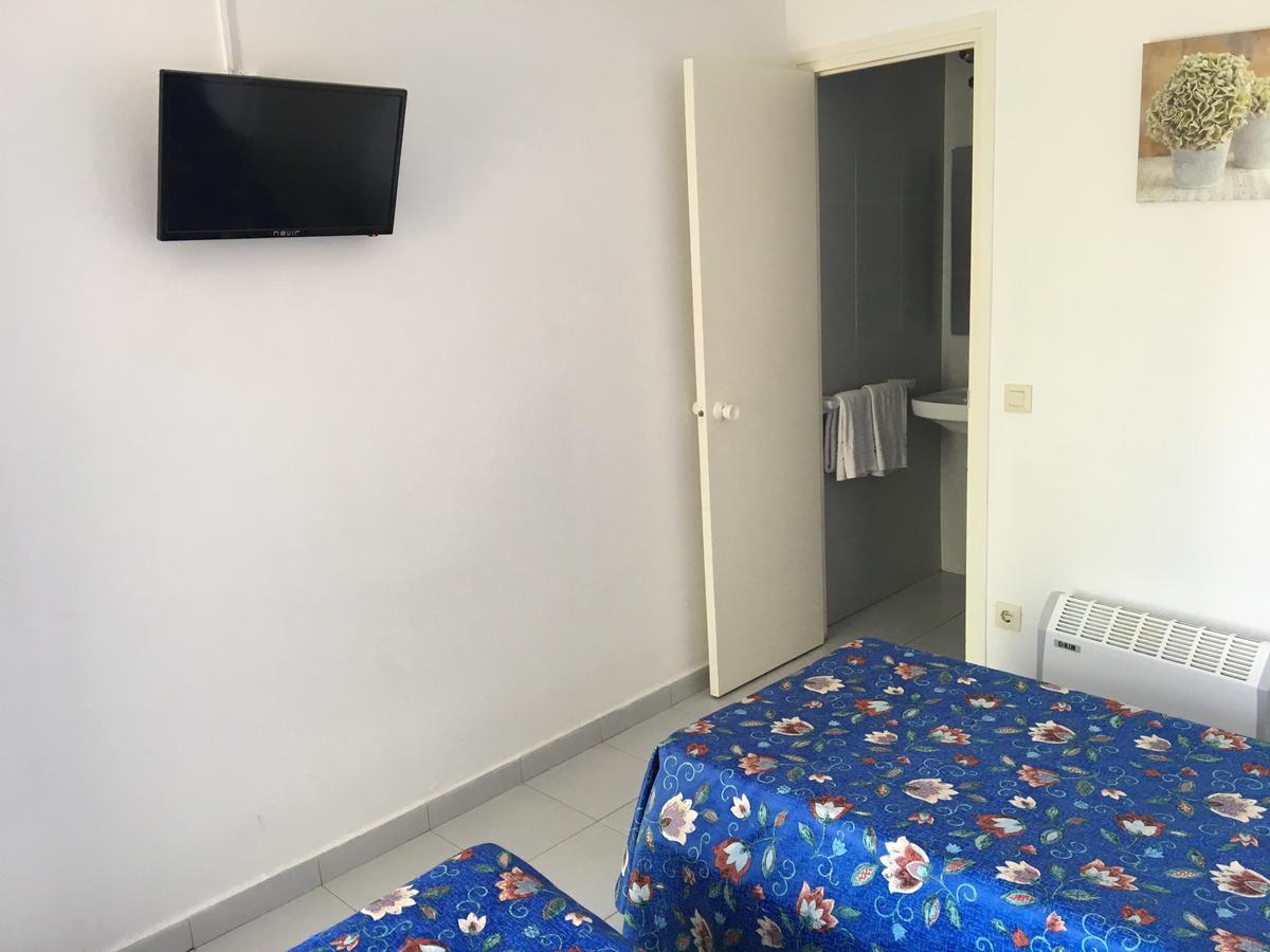 Hostal Univers カレーリャ エクステリア 写真